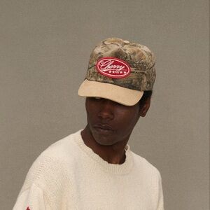 Cherry LA Five Star 5 Paneled Hat (Real Tree Camo)